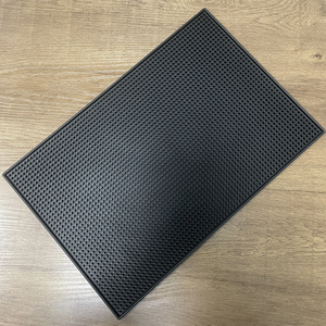 แผ่นรองเคาน์เตอร์บาร์ PVC กันน้ำ ขนาด 18x12 นิ้ว สีดำ ขายตรงจากโรงงาน เป็นมิตรกับสิ่งแวดล้อม ทันสมัย สำหรับอุปกรณ์บาร์ - Product Image 2