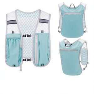 Sac à dos d'hydratation léger, respirant et imperméable avec bretelles de poitrine réglables, gilet d'hydratation pour la course à pied - Product Image 2