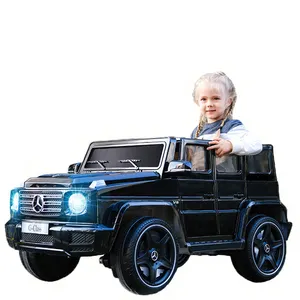 Çocuklar için High-End elektrikli araba, iki kişi yetişkinler, erkek ve kız, dört tekerlekten çekiş uzaktan kumanda oyuncaklar binmek
