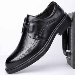 Chaussures en cuir formelles pour hommes, noires, à bout pointu, style bureau, style professionnel - Product Image 1