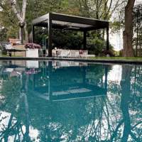 Systèmes de pergola bioclimatique entièrement en aluminium avec éclairage LED, design étanche, installation 40 % plus rapide, motorisé et écologique