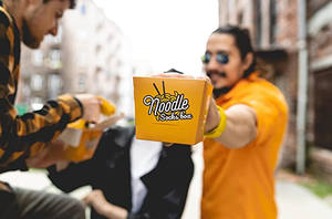 Cadeau personnalisé au design unique pour adulte Chaussettes colorées et mignonnes Ramen Chaussettes fantaisie Lady Food Noodles Cadeau Chaussettes pour hommes Elite - Product Image 4