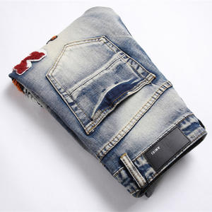 <span class=keywords><strong>Jeans</strong></span> Alti da <span class=keywords><strong>Uomo</strong></span> <span class=keywords><strong>di</strong></span> Tendenza Strappati Stile High Street con Ricamo Tigre Amiri <span class=keywords><strong>di</strong></span> Alta Qualità e Logo del Marchio Personalizzato Vendita all'Ingrosso dalla Fabbrica - Product Image 4