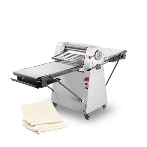 <span class=keywords><strong>Laminoir</strong></span> <span class=keywords><strong>à</strong></span> <span class=keywords><strong>pâte</strong></span> Laminateur de <span class=keywords><strong>pâte</strong></span> <span class=keywords><strong>Laminoir</strong></span> <span class=keywords><strong>à</strong></span> <span class=keywords><strong>pâte</strong></span> Haute qualité Alimentation électrique 220v <span class=keywords><strong>Pizza</strong></span> Rouleau de table Longueur 40cm <span class=keywords><strong>Laminoir</strong></span> <span class=keywords><strong>à</strong></span> <span class=keywords><strong>pâte</strong></span> - Product Image 3