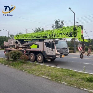 Grúa hidráulica sobre camión Zoomlion ZTC500H usada, 50 toneladas, 45m de altura de elevación, para trabajos de elevación en obra. - Product Image 3