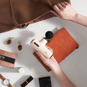 Pistolet de <span class=keywords><strong>massage</strong></span> chauffant Beoka personnalisé pour les tissus profonds, outils de <span class=keywords><strong>massage</strong></span> musculaire par vibration, mini pistolets de <span class=keywords><strong>massage</strong></span> avec logo - Product Image 5