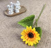QSLH-V155 Vente en gros de tournesols artificiels, bouquet de tournesols en soie, tournesols jaunes, fleurs artificielles pour la décoration de la maison