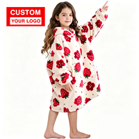 Ujoy Gift Factory – Vente en gros de couvertures à capuche portables en flanelle chaude d'hiver et en sherpa, couvertures surdimensionnées imprimées sur mesure