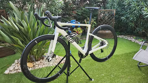 Bicicleta de Carretera de Fibra de Carbono al por Mayor Directo de Fábrica con Frenos de Disco Hidráulicos, Ligera, de Alta Calidad, Configuraciones Opcionales - Product Image 2