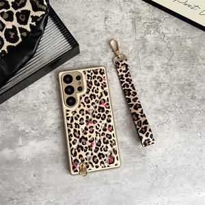 Fundas de teléfono de cuero Artificial con estampado de leopardo de diseño de mujer para <span class=keywords><strong>Samsung</strong></span> S23Ultra S25Edge S24Plus con cubierta de marco de TPU con correa de teléfono - Product Image 2
