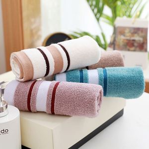 Serviette de bain épaisse en coton pur imprimé, non pelucheuse, pour usage domestique et hôtelier - Product Image 4