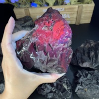 Vente en gros de spécimens minéraux bruts de fluorite naturelle du Pakistan, cluster de cristaux fluorescents rouges, pierre de guérison, décoration intérieure, collection