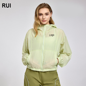 RUIQUWIN OEM personalizado de secado rápido para mujer chaqueta deportiva con cremallera transpirable con capucha protección solar con manga larga Yoga Activewear - Product Image 1