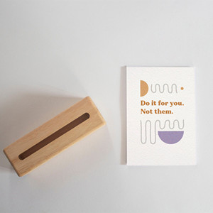 Impression personnalisée 2023 Mini <span class=keywords><strong>bureau</strong></span> calendrier mensuel carte avec <span class=keywords><strong>support</strong></span> en bois - Product Image 4