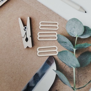 Venta al por mayor de anillas metálicas HH4K para sujetadores, deslizadores de aleación ecológica, accesorios de lencería, anillas para tirantes con patrones, para trajes de baño, en forma de 8 - Product Image 2