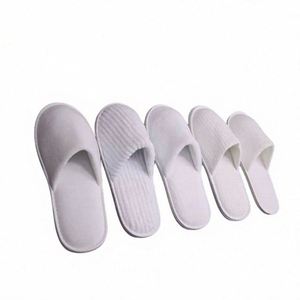 Pantuflas Desechables de Invierno para Hotel, con Luz, Personalizables con Logotipo, Forro de Algodón Transpirable, Entresuela de EVA, Color Personalizado - Product Image 1
