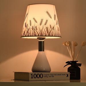 Lampe de chevet de bureau populaire à intensité variable avec télécommande simple, protection des yeux pour l'écriture, pour la maternité/l'allaitement - Product Image 4