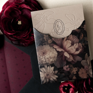 Suite di Inviti Matrimoniali Romantici Floreali Bicolore con Stampa Tipografica, Busta a Sacchetto Stampata e Busta Esterna Midnight - Product Image 3