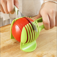Multifunctionele, milieuvriendelijke fruit- en groentesnijder & -hakker met handmatige bediening, van plastic, makkelijk schoon te maken, voor tomaten en aardappelen