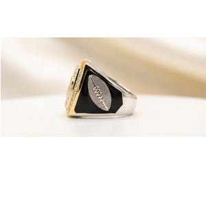 Bague cubaine Hip Hop en moissanite blanche de qualité supérieure 1,2 carats D VVS, inspirée du football de Chicago, en argent 925 plaqué or bicolore, faite à la main - Product Image 1