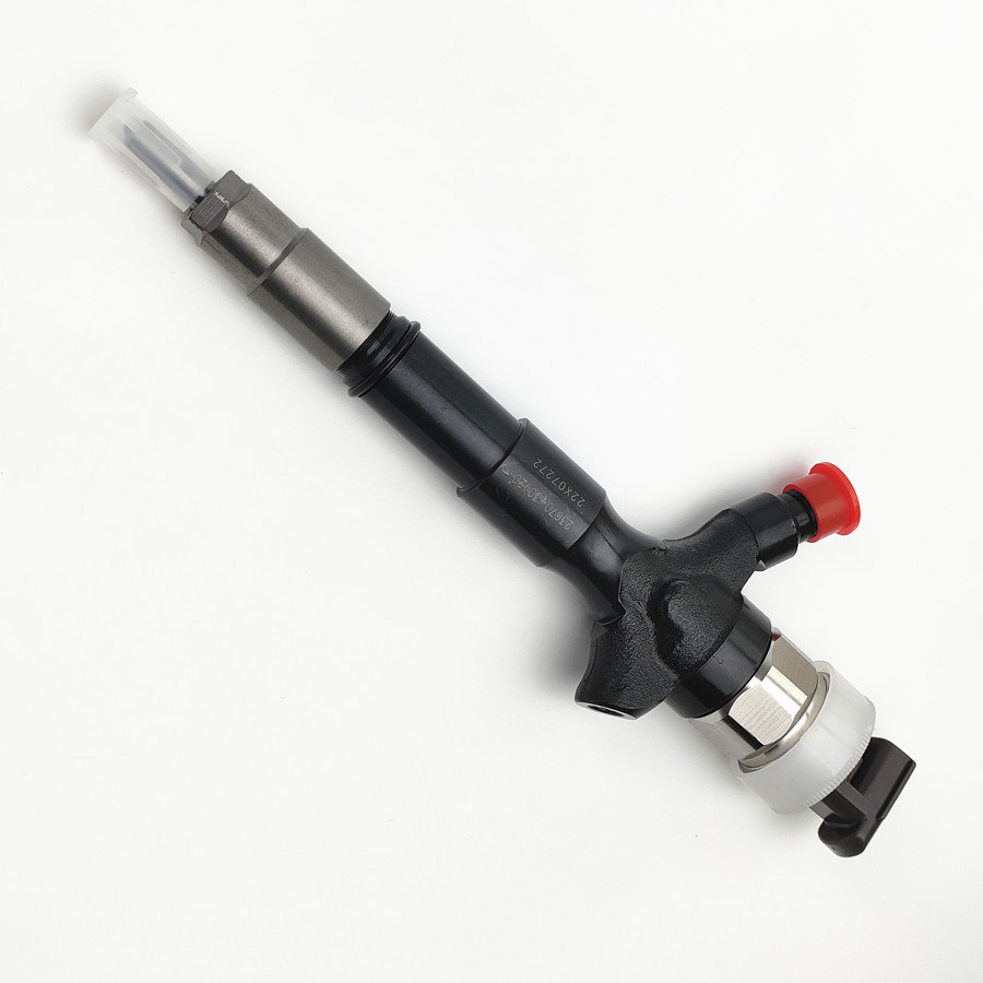High Performance Diesel Injector 295050-0740 295050-0620 Common Rail Fuel Injetor 23670-30420 for ISUZU