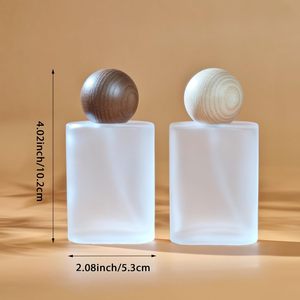 Venta al por mayor de envases de perfume de lujo para mujer, personalizados, de 30 ml y 50 ml, con tapa pulverizadora de rosca, vacíos, esmerilados, cuadrados, de vidrio serigrafiado. - Product Image 3