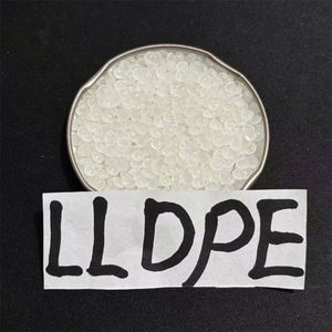 เม็ดพลาสติกเกรดฟิล์มสีธรรมชาติ ราคาโรงงาน เรซิน LLDPE โพลีเอทิลีนความหนาแน่นต่ำแบบเชิงเส้น - Product Image 1