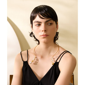 JINYOU 1187 ファッションパールトルクス ゴールデンステンレススチール オープンチョーカー ステートメントネックレス レディース 新作シックジュエリー - Product Image 5