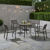 Meubles d'extérieur, structure en acier brossé, bois plastique, tables et chaises de restaurant pour terrasse extérieure