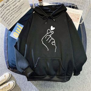 เสื้อฮู้ดกำมะหยี่พิมพ์ลายขนาดใหญ่ รุ่นใหม่ สำหรับฤดูใบไม้ร่วงและฤดูหนาว ทรงหลวม แขนยาว สำหรับผู้หญิง - Product Image 4