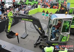 Excavatrice sur chenilles Zoomlion ZE35GU de 3,5 tonnes efficace pour les travaux de terrassement, avec pompe et moteur pour les espaces restreints (bêche de 0,1 m) - Product Image 5