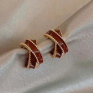 Orecchini a perno con fiocco a nastro rosso da donna, gioielli per l'orecchio dolci e adatti all'uso quotidiano - Product Image 2