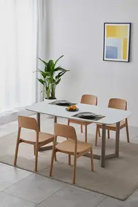 आधुनिक लाइट लक्जरी उच्च गुणवत्ता वाली डाइनिंग टेबल लकड़ी की शीर्ष लकड़ी 4 6 सीट डाइनिंग टेबल सुरुचिपूर्ण फर्नीचर