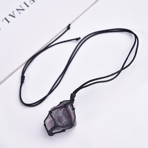 Ciondolo in Cristallo Grezzo, Gioielli in Cristallo Naturale, Grande Collana di Ametista Viola con Gemma Grezza in Rete Avvolgente - Product Image 3