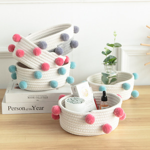 Panier de rangement en coton avec pompons, rond, 1-3L, organisateur de bureau fait main pour cosmétiques et articles divers - Product Image 4