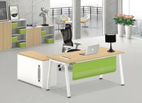 PB Board Ensembles complets personnalisés Mobilier de bureau Design en forme de L Bureau OEM Steel Factory Direct Executive Panneau moderne en bois