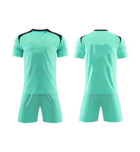 Großhandel Schnelltrocknende Sublimations-Fußballbekleidung Einfarbige Fußballtrikots Individualisierte Fußballtrikots für Herren - Product Image 6