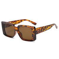 Lunettes de soleil carrées à branches larges avec logo personnalisé, faible MOQ, monture PC, motif floral écaille de tortue, fabricant OEM ODM, vente en gros