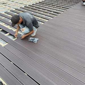 Planches de terrasse en composite bois-plastique (WPC) durables, imperméables, pour extérieur - Product Image 3