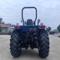 Tracteur agricole 120 CV 4x4, tracteur agricole diesel CE EPA Euro 5 avec pneus tout-terrain pour les opérations en verger et sur le champ