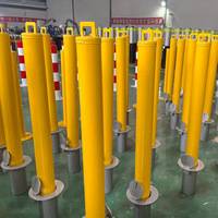Poteau de sécurité amovible en acier jaune haute visibilité pour allée et parking
