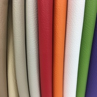 Cuir PVC gaufré de haute qualité, toucher doux, anti-moisissure, résistant à l'usure, matériau gris pour la décoration intérieure automobile