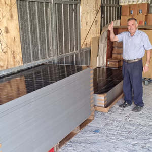 Gsl Energie Groothandel Thuis Gebruik Zonne-Energie Fotovoltaïsche Paneel Pv-Paneel Pv Panelen Grond Montage 600W - Product Image 4