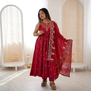 Conjunto de Kurta Anarkali Roja Bordada para Mujer con Palazzo y Dupatta, Ropa Étnica India y Pakistaní - Product Image 1