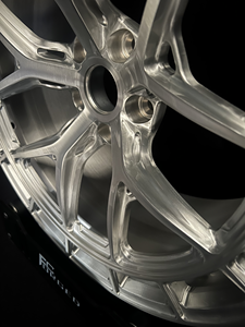 ล้อแม็กซ์ปลอมแบบ Center Lock 5x130 สำหรับ Porsche 911 Cayenne Panamera 718 Taycan ขนาด 19 20 21 นิ้ว สีดำด้าน - Product Image 3