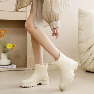 Moda donna nuove scarpe da pioggia in PVC tubo corto da esterno guading basso Top in gomma soprascarpe acqua e calze - Product Image 4