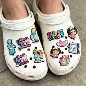 En gros, Breloques décoratives amovibles pour sabots et chaussures à trous, série médicale de dessins animés, thème Journée des infirmières, DIY - Product Image 2