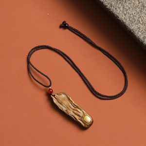 Colgante de Agarwood con Placa Tallada 'No-Problem', Incrustación de Escritura Budista Sánscrita de Cinco Líneas, Estilo Antiguo, Precio Especial - Product Image 2
