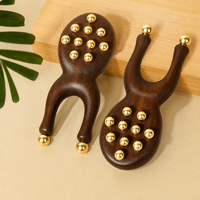 Masseur facial en laiton et bois de santal doré naturel, outil de Gua Sha pour le lifting du visage et le soin des yeux, vente en gros d'usine OEM ODM