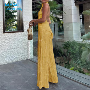 Haut et <span class=keywords><strong>pantalon</strong></span> asymétrique en satin <span class=keywords><strong>de</strong></span> soie à taille haute et à encolure dos nu pour femmes <span class=keywords><strong>Ensemble</strong></span> deux pièces Style élégant pour femmes - Product Image 2